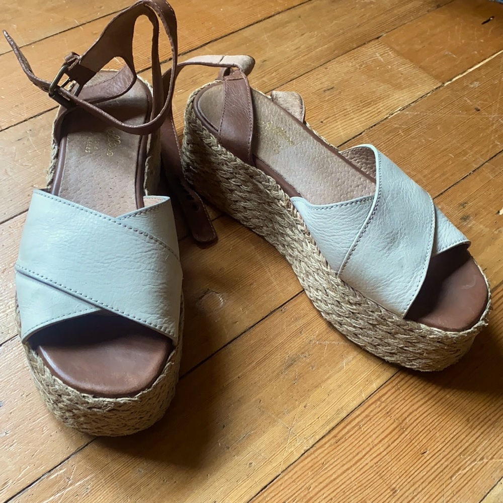 Platform sandals